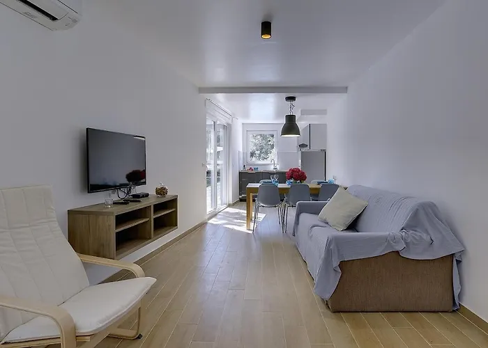 Chiara Vikendica Premantura